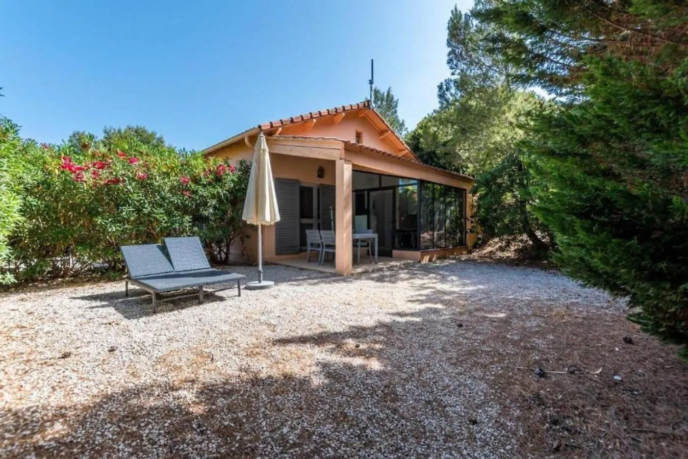 Le Domaine De La Mer - Appartements De Plage Dans Un Cadre Enchanteur Hyères 0*,  Francia