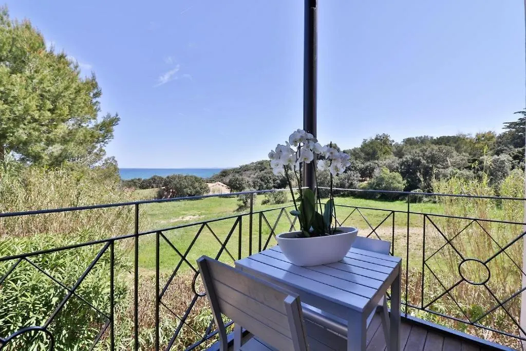 Le Domaine De La Mer - Appartements De Plage Dans Un Cadre Enchanteur Hyères 0*,  Francia
