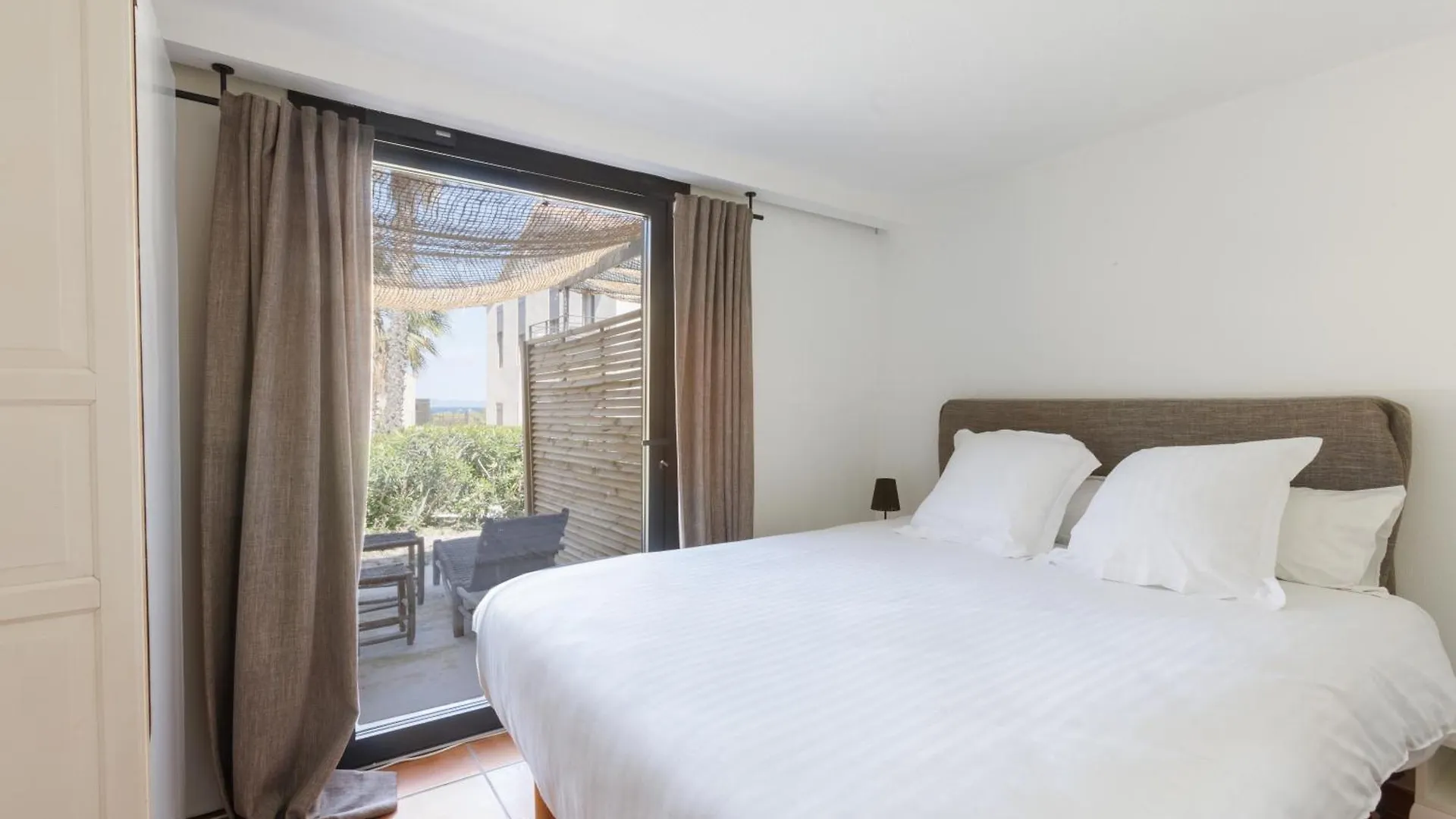 Le Domaine De La Mer - Appartements De Plage Dans Un Cadre Enchanteur Hyeres